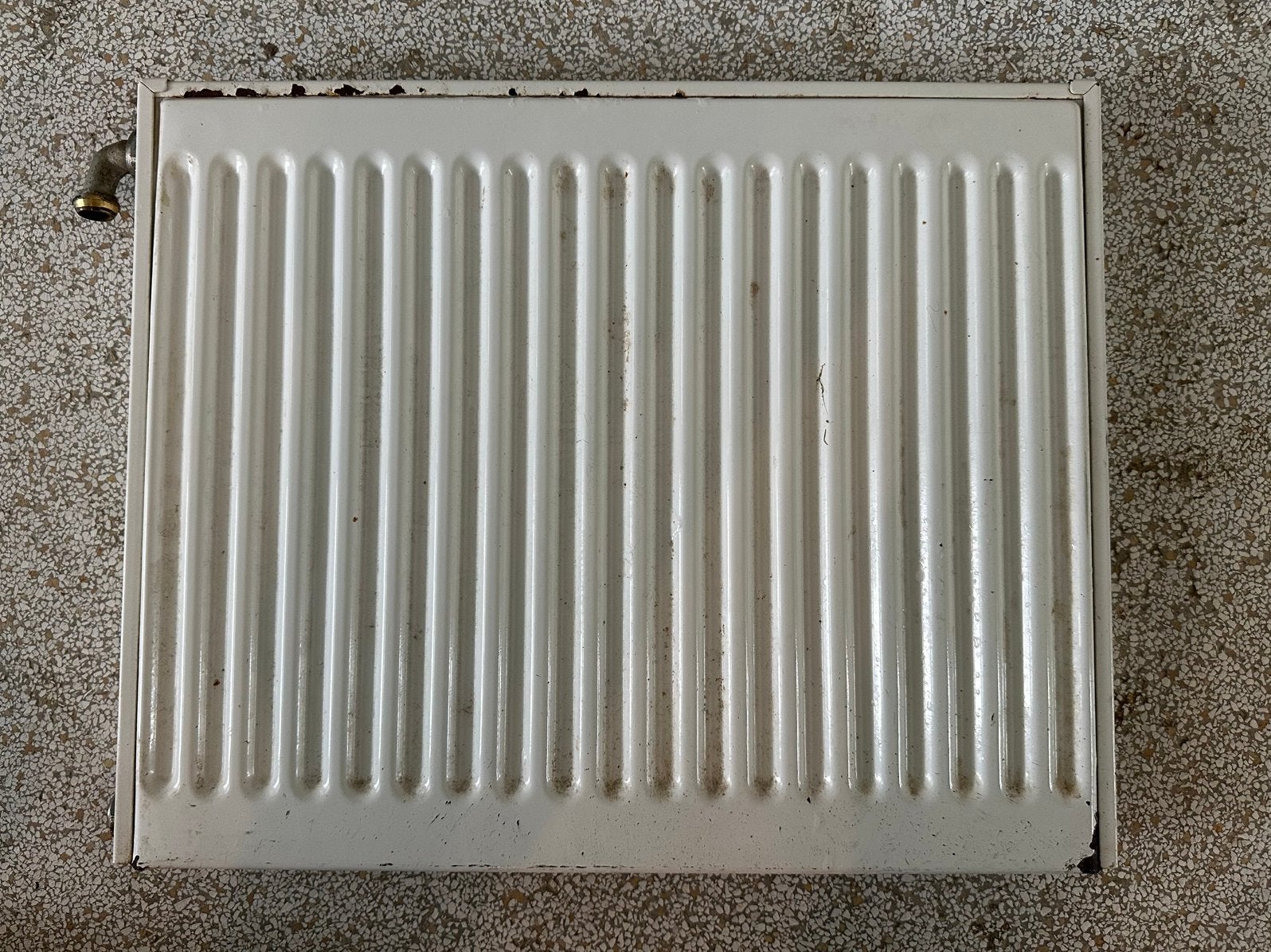 Radiator H40 x B50 x D5,5 - Compact en Efficiënt, Doe-het-zelf en Verbouw, Ophalen, 30 tot 80 cm, Gebruikt, Radiator