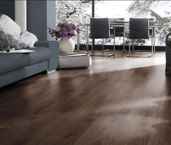 100 m2 Donkerbruin houtlook laminaat 8 mm!, Bruin, 75 m² of meer, Nieuw, Ophalen of Verzenden