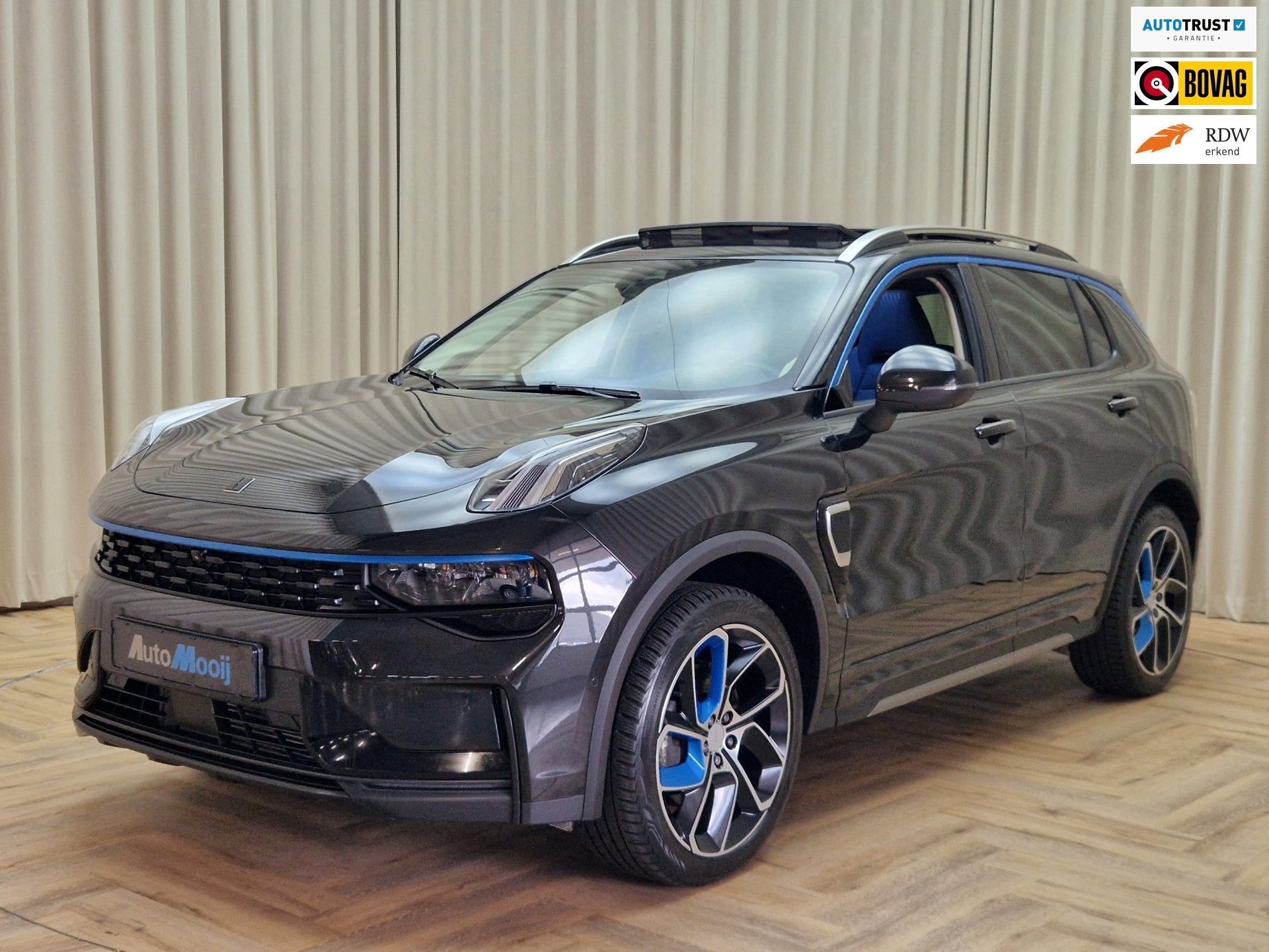 Lynk & Co 01 1.5 Plug-in Hybrid 261 PK | Zwarte Hemel | Pano, Auto's, Euro 6, Zwart, Plug-in hybride, Bedrijf