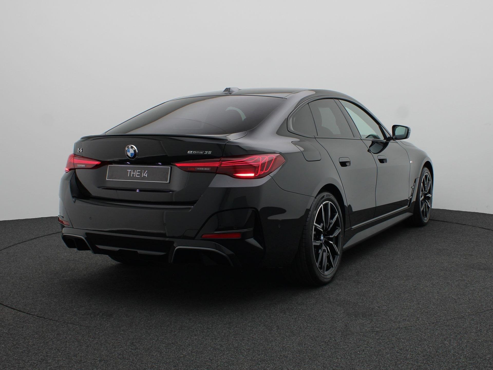 BMW i4 eDrive35 M Sport Pro Edition | Comfort Pack, Auto's, Achterwielaandrijving, Zwart, 491 km, Zwart