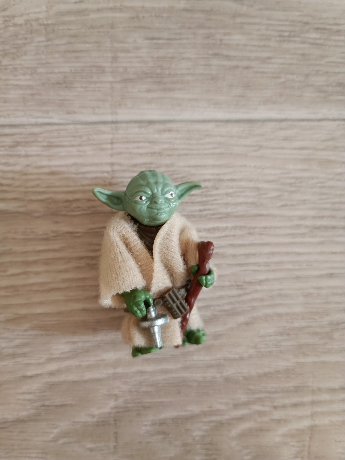 Star Wars Yoda actiefiguur met staf en lichtzwaard, Ophalen of Verzenden, Gebruikt, Actiefiguurtje