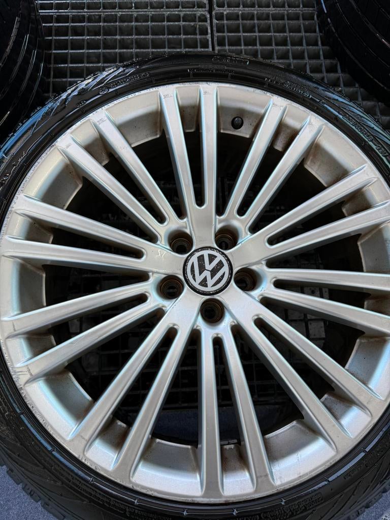 R32 look velgen 18 inch met zomerbanden. Bieden mag!, Ophalen, Gebruikt