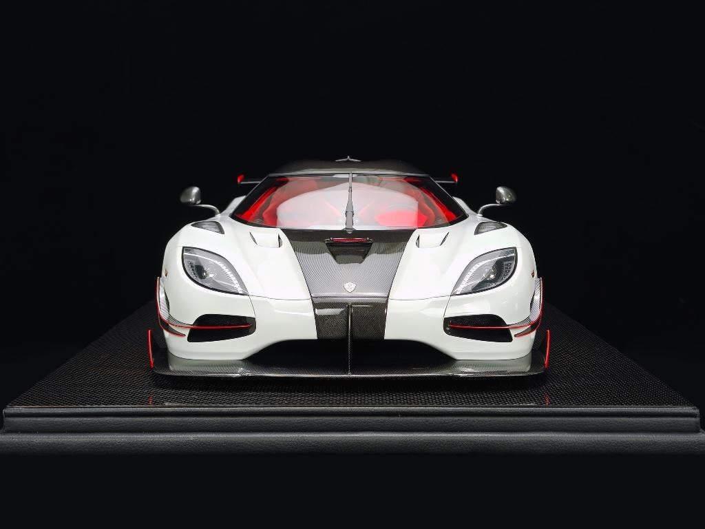 Koenigsegg Agera RS Artic White 1:8 van FrontiArt Pre-Order, Ophalen of Verzenden, Nieuw, 1:5 t/m 1:8, Auto