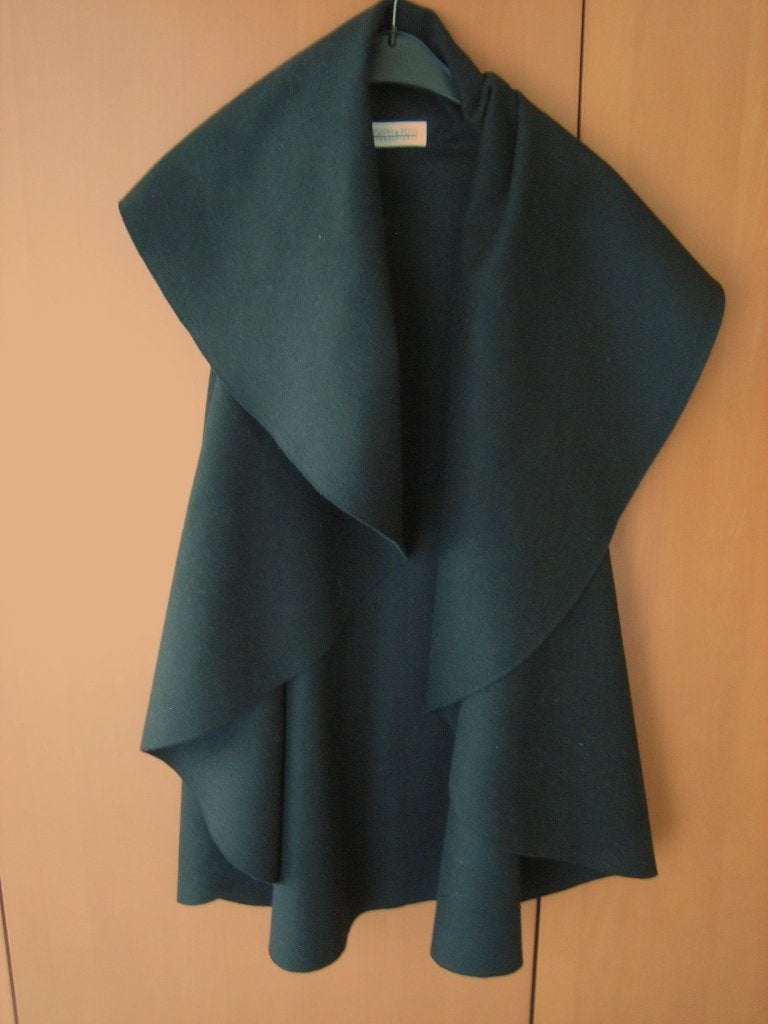 Zeer aparte zwarte omslagdoek/cape JOSEPH & FEISS snazzeys, Kleding | Dames, Verzenden, Zwart, Maat 42/44 (L), Nieuw