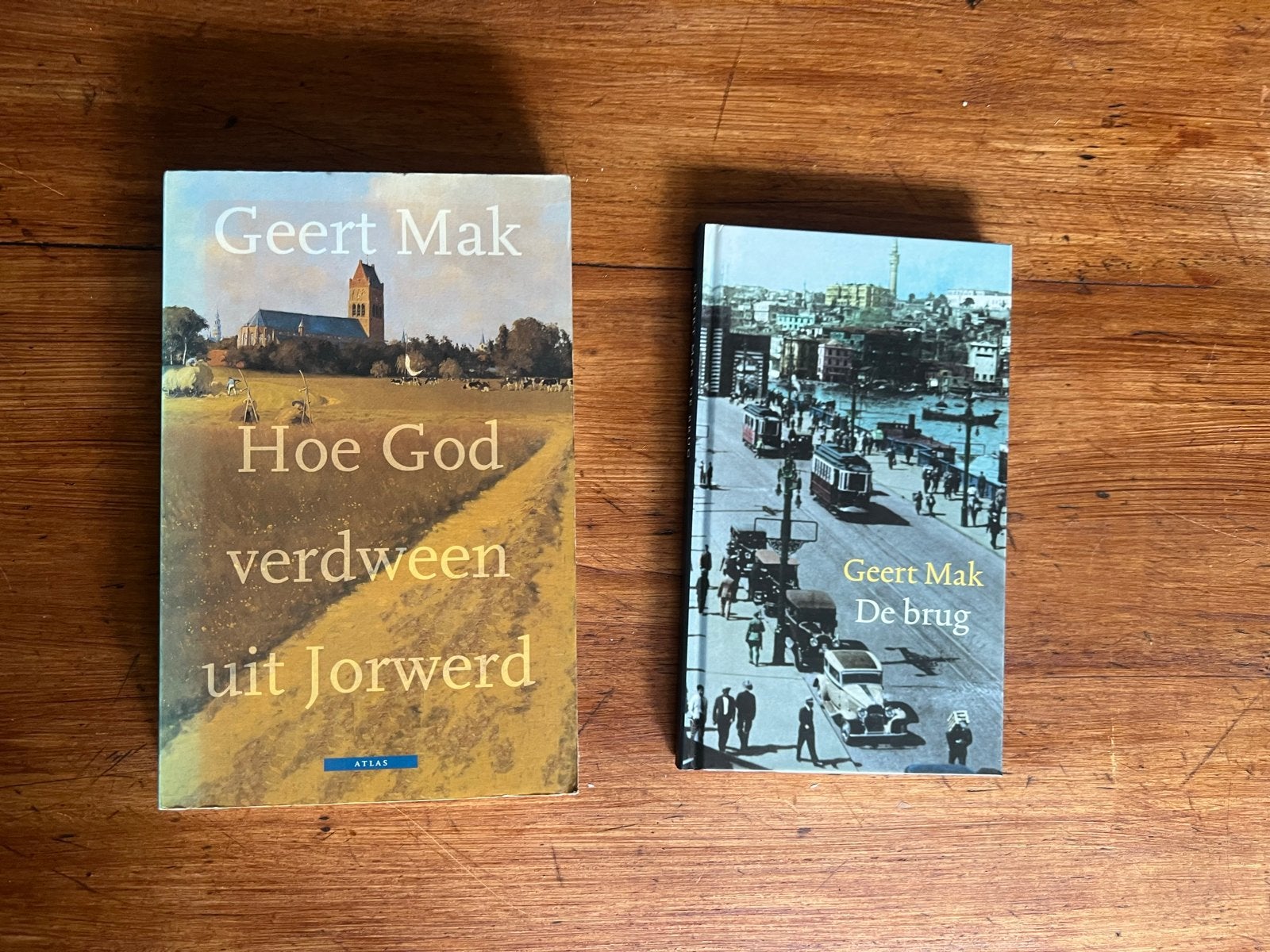 Geert Mak Boeken: Hoe God verdween uit Jorwerd & De brug, Ophalen of Verzenden, Gelezen, Nederland