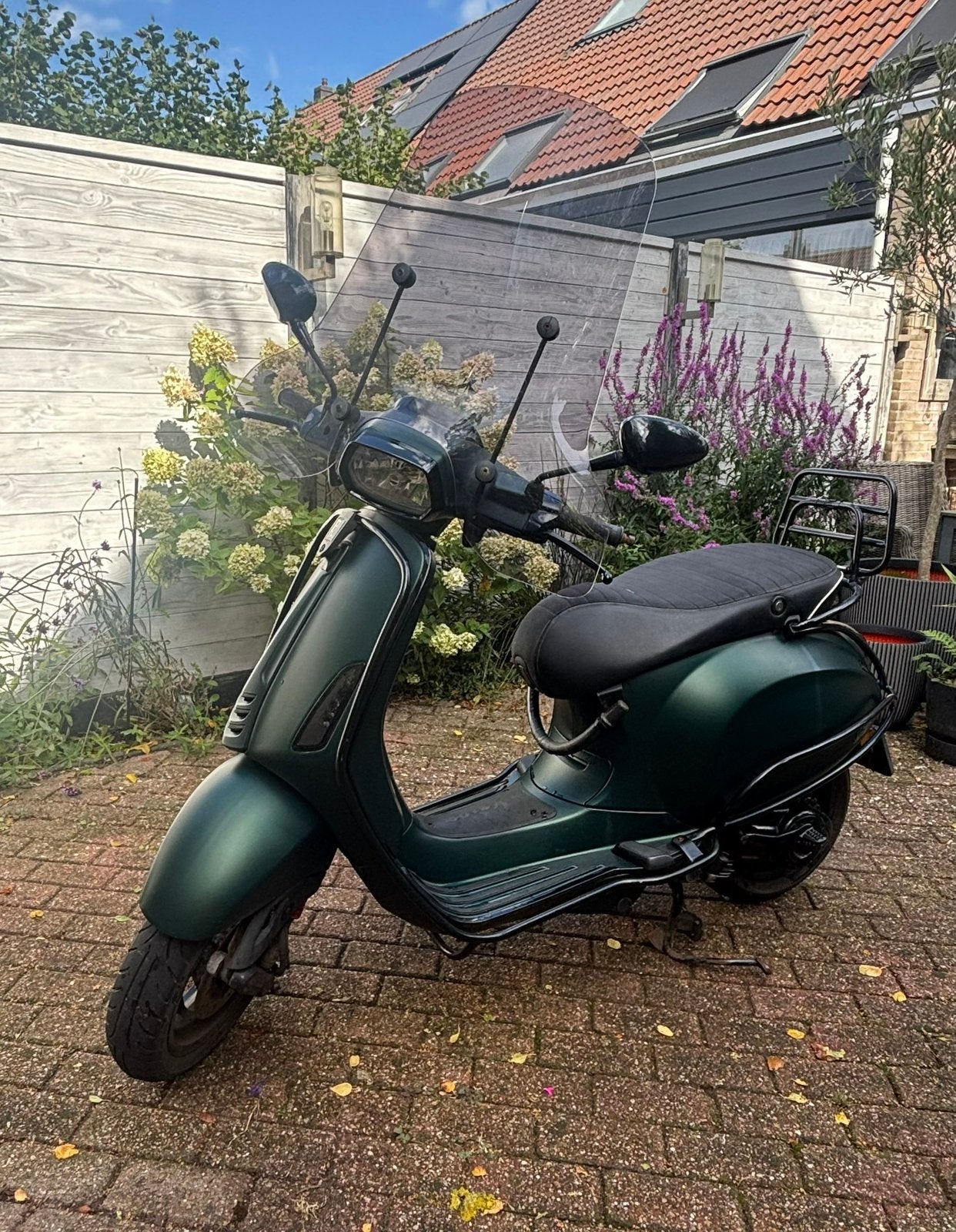 Vespa Sprint 2017 matgroen, Fietsen en Brommers, Ophalen, Gebruikt, Vespa S, Benzine