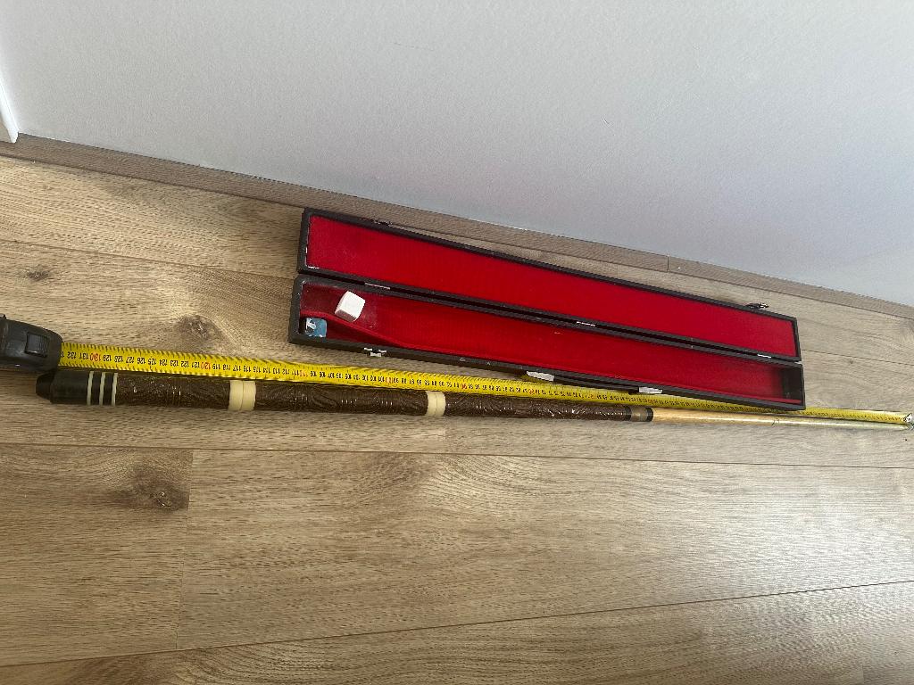 Te koop een Biljartkeu, Sport en Fitness, Biljarten en Poolen, Ophalen, Gebruikt, Keu of Ballen