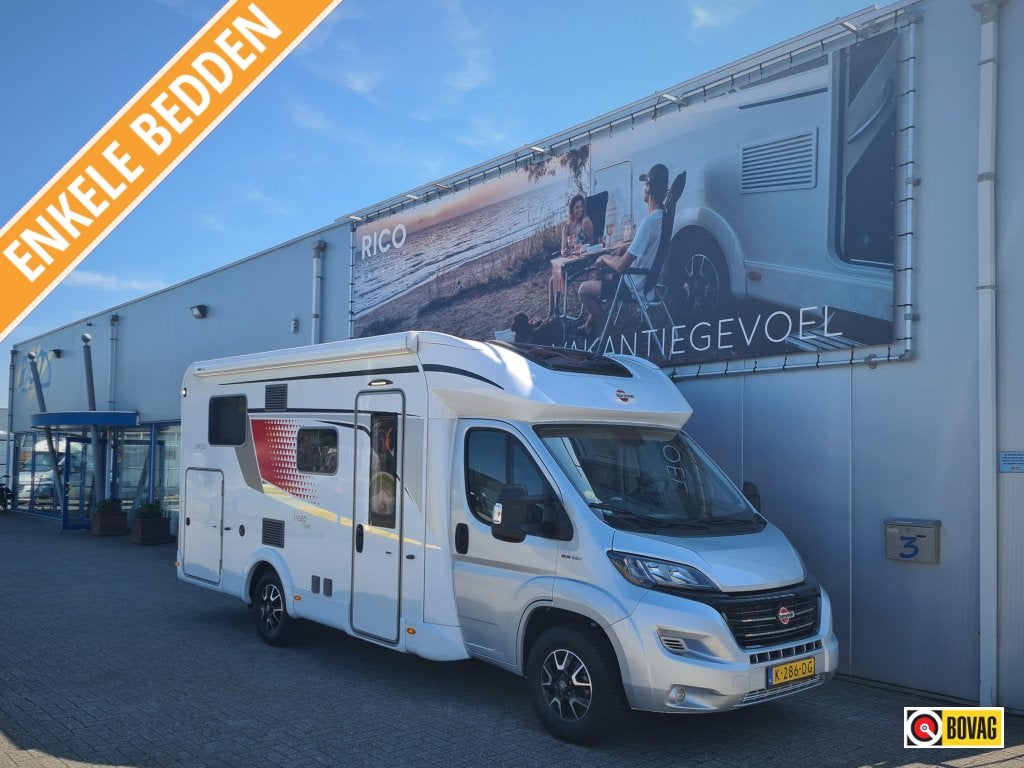 Bürstner Lyseo 690 2 x Zonnepaneel, Maxxfan, Caravans en Kamperen, Hordeur, Ringverwarming, Fiat, 6 tot 7 meter