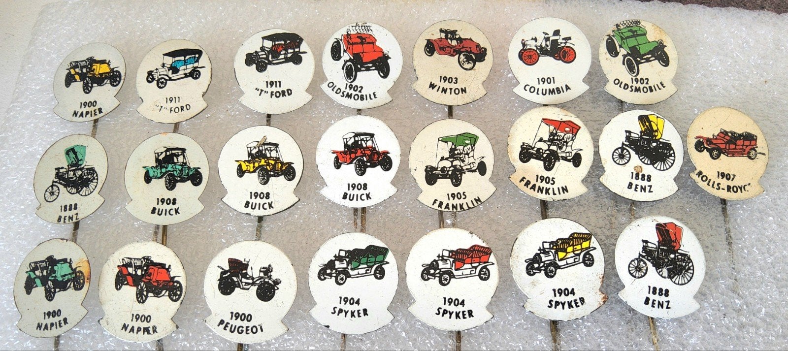 22 Vintage Speldjes Oude Auto's - Verzameling, Ophalen of Verzenden, Gebruikt, Overige onderwerpen, Speldje of Pin