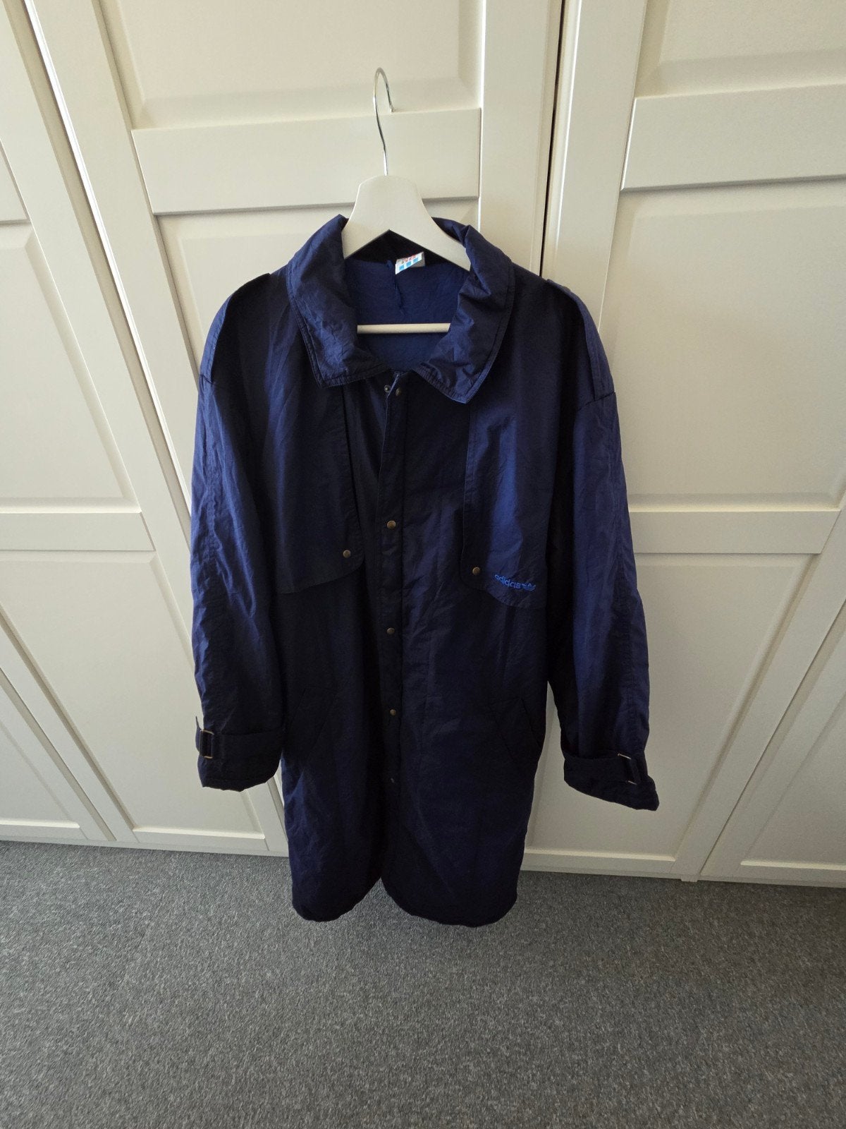 Vintage Adidas regenjas/coachjas - Donkerblauw, Maat 42/44 (L), Ophalen of Verzenden, Zo goed als nieuw, Blauw