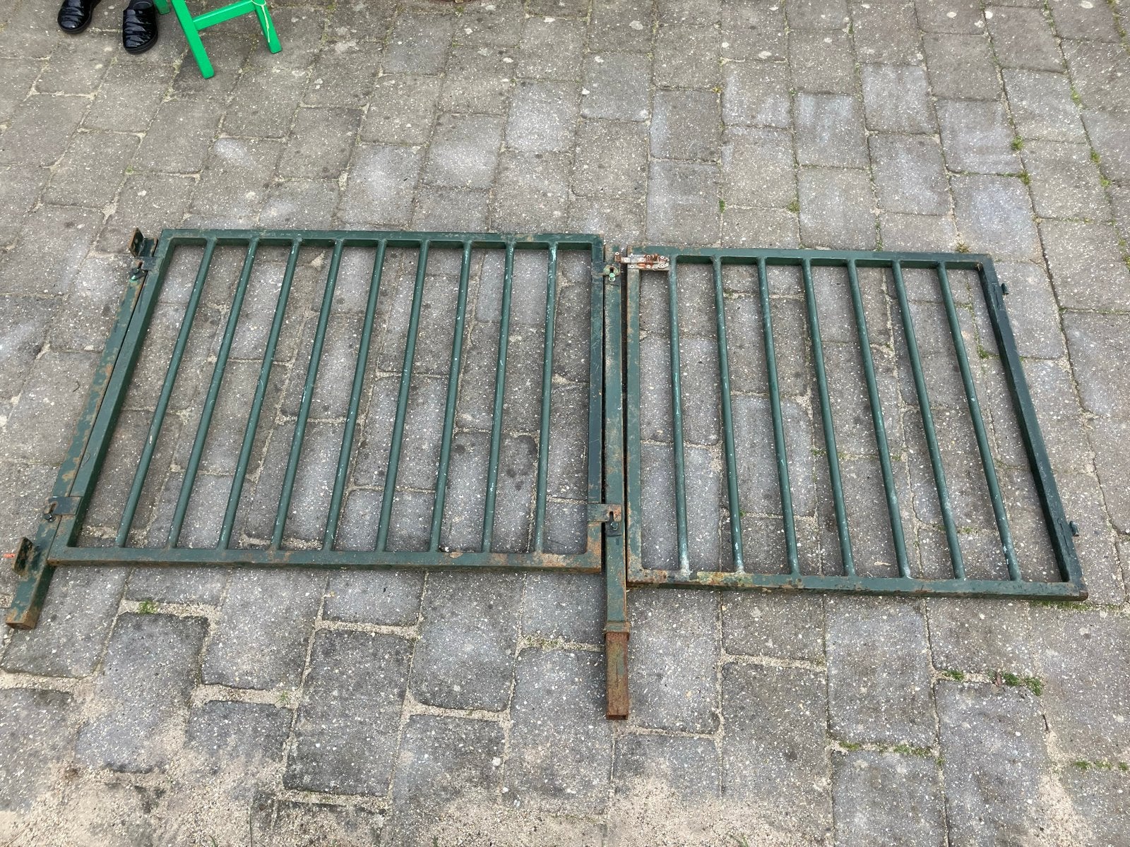 Robuust groen ijzeren hekwerk met poort, Ophalen, Met poort, Gebruikt, Spijlenhekwerk