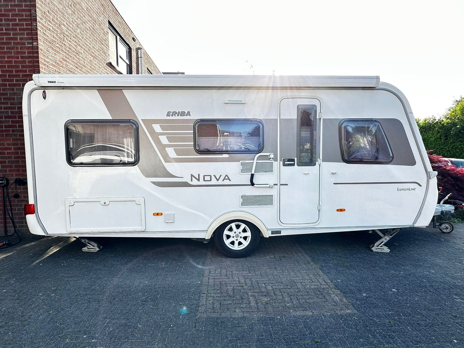 Eriba Nova Luxusline 495 caravan uit 2013, Caravans en Kamperen, Rondzit, Koelkast, Particulier, Eriba