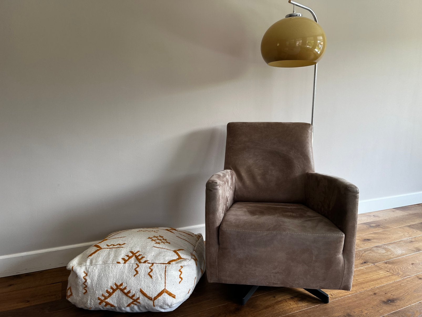 Draaifauteuil van Eijerkamp, Ophalen, Zo goed als nieuw, 50 tot 75 cm, Leer