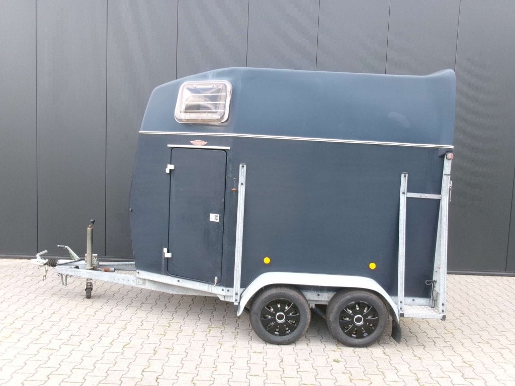 Polyester 2 paards trailer met zadelkamer en aluminium vloer, Dieren en Toebehoren, Gebruikt, Niet ingevuld, 2-paards trailer