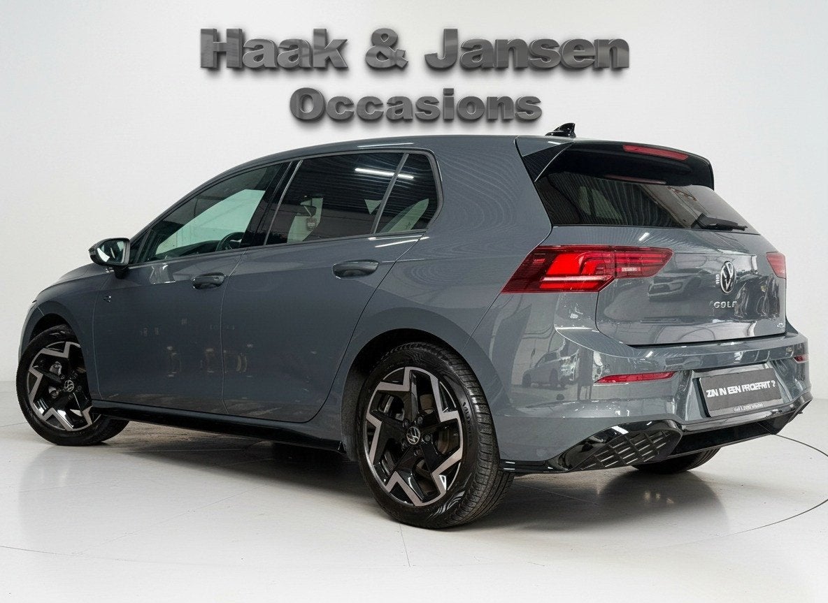 Volkswagen GOLF 1.5 eTSI R-Line Edition - ACC - Lane - Camer, Stof, 4 cilinders, 150 pk, Bedrijf