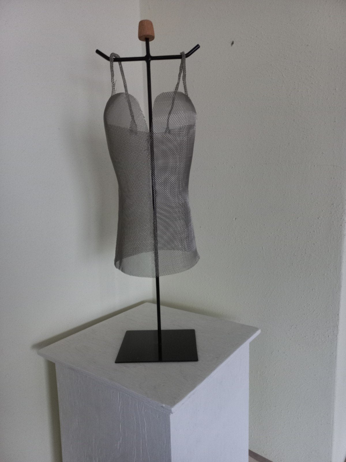 Sculptuur van geweven RVS gaas, ca. 55 cm hoog, Ophalen of Verzenden