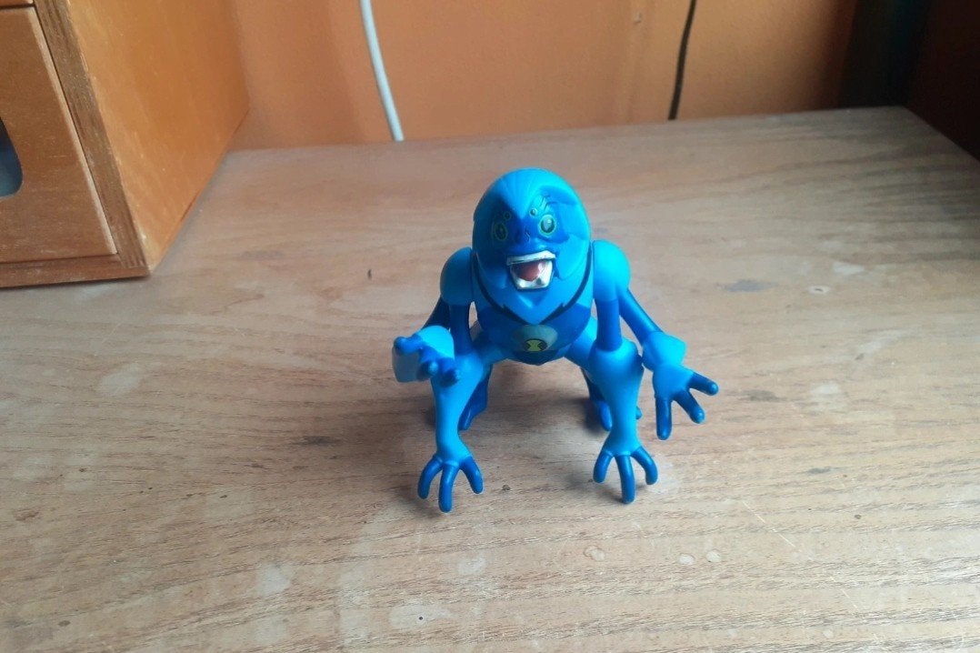 Ben 10 spidermonkey figuur, Ophalen of Verzenden, Gebruikt