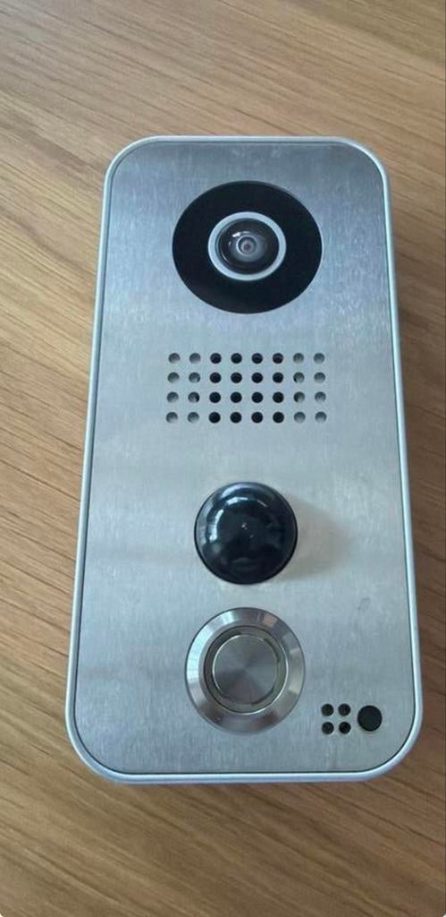 Doorbird D101 PoE Deurbel met Camera en Intercom, Huis en Inrichting, Deurbellen, Ophalen, Bewegingsdetectiesensor, Gebruikt, Bedraad