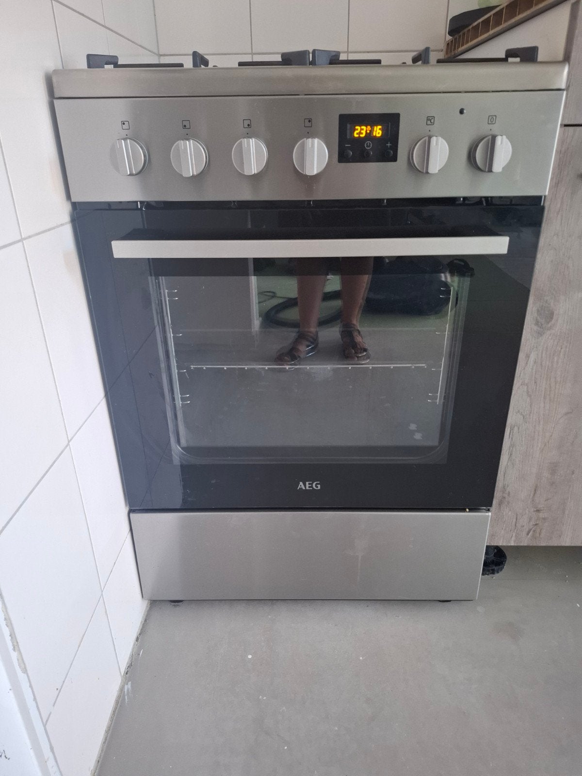 AEG gasfornuis + oven, nog geen 2 jaar oud!, Witgoed en Apparatuur, Fornuizen, Ophalen, 4 kookzones, Zo goed als nieuw, Gas