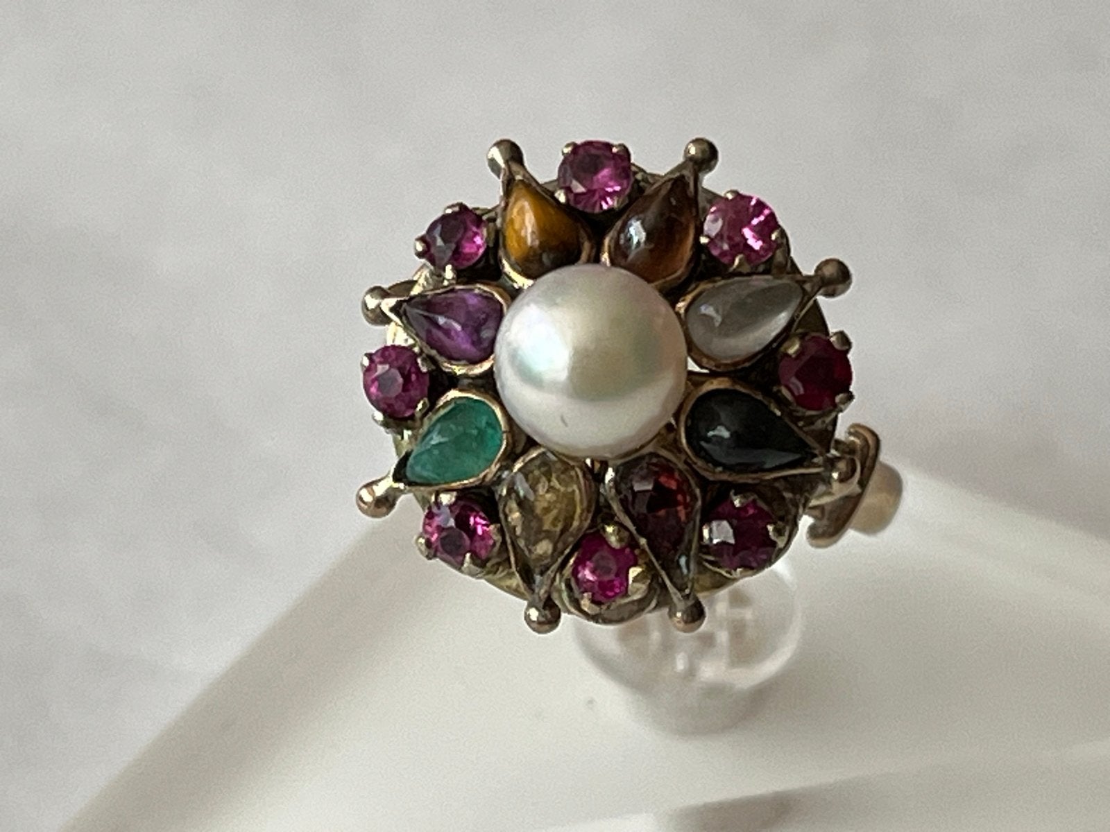 Bijzondere 14K Gouden Ring met Parel en Edelstenen, Verzenden, Zo goed als nieuw, 17 tot 18, Met edelsteen