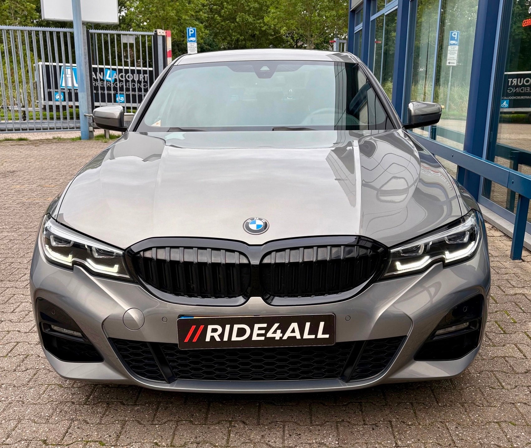 BMW 3-serie 330e/M-SPORT/CARPLAY/CAMERA/292PK, Auto's, Achterwielaandrijving, Gebruikt, 4 cilinders, Bedrijf