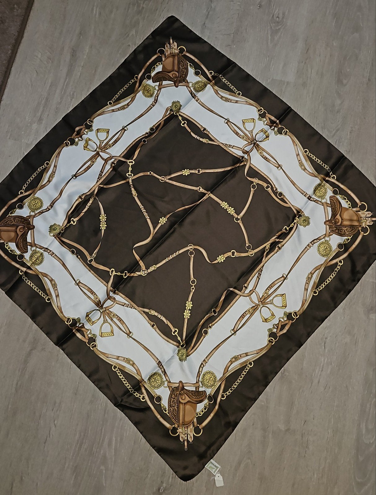 Elegante Sjaal in Ruiterthema van Romano (hermes stijl), Ophalen, Zo goed als nieuw, Maat 46/48 (XL) of groter, Onder de knie