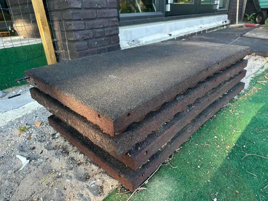 Gratis af te halen: 13m2 rubberen tegels (100x50cm), Doe-het-zelf en Verbouw, Tegels, Gebruikt, Overige typen, Overige materialen