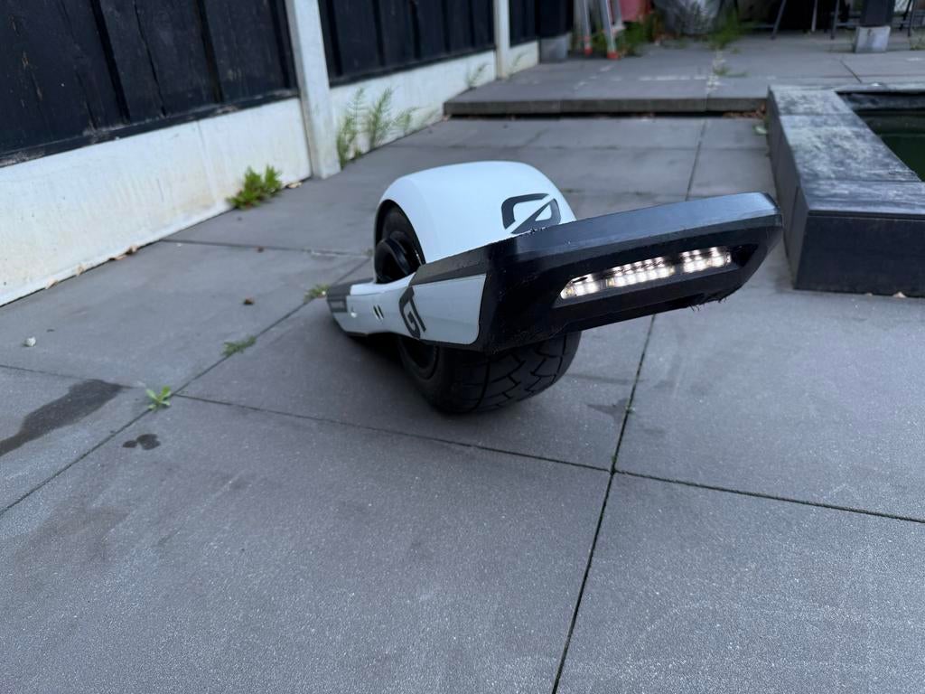 Onewheel GT - 6000km - goede staat + fender, Sport en Fitness, Skateboarden, Ophalen, Gebruikt