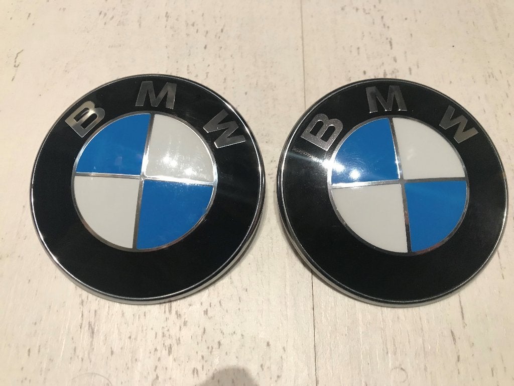 BMW Embleem origineel 2 x Motorkap als nieuw setprijs: €40, Nieuw, BMW, Motorkap, Verzenden