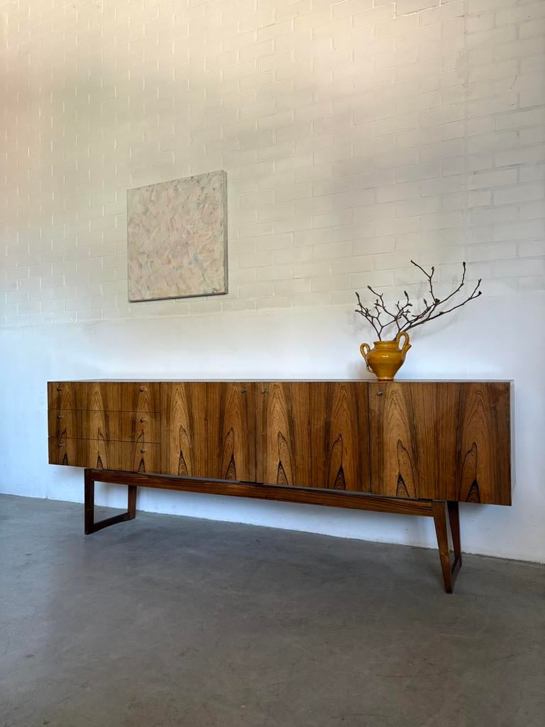Vintage dressoir, Huis en Inrichting, Ophalen, Zo goed als nieuw, 200 cm of meer, Met lade(s)