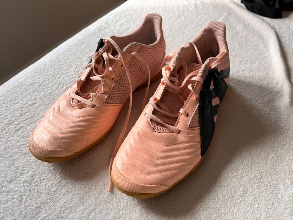 Adidas predator zaalvoetbalschoenen maat 46, Sport en Fitness, Ophalen, Schoenen, Maat L, Zo goed als nieuw