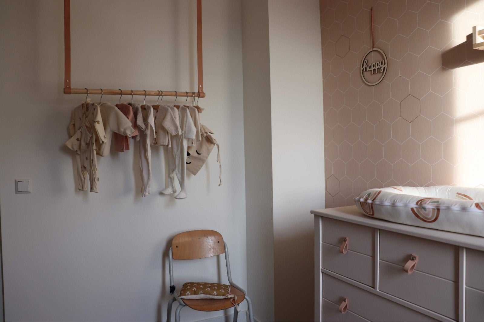 Kleding hangrek met leren riemen en houten stok, Ophalen, Overige merken, Bruin, Overige typen