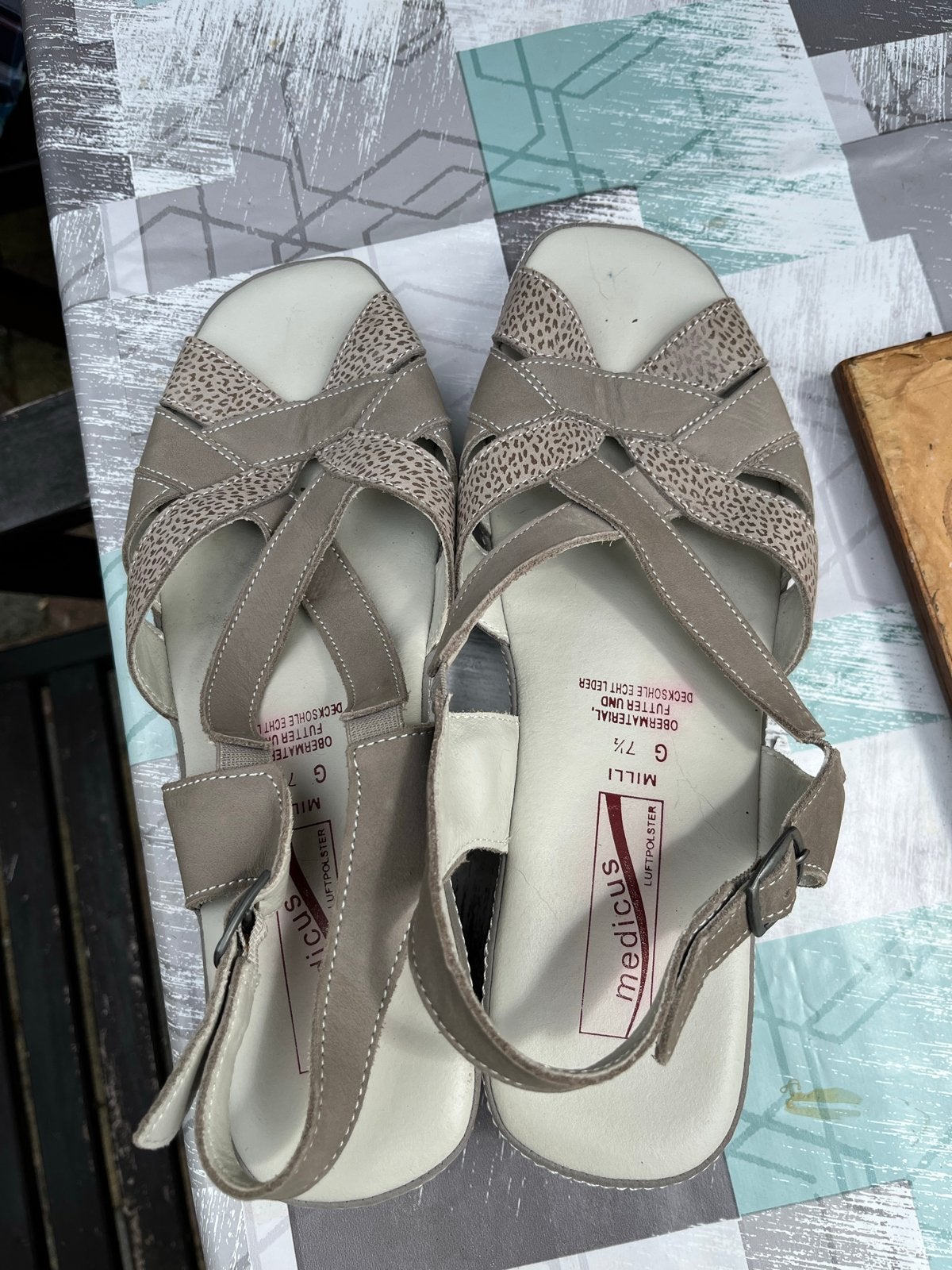 Medicus sandalen met hak - Zo goed als nieuw, Ophalen, Zo goed als nieuw, Beige, Sandalen of Muiltjes