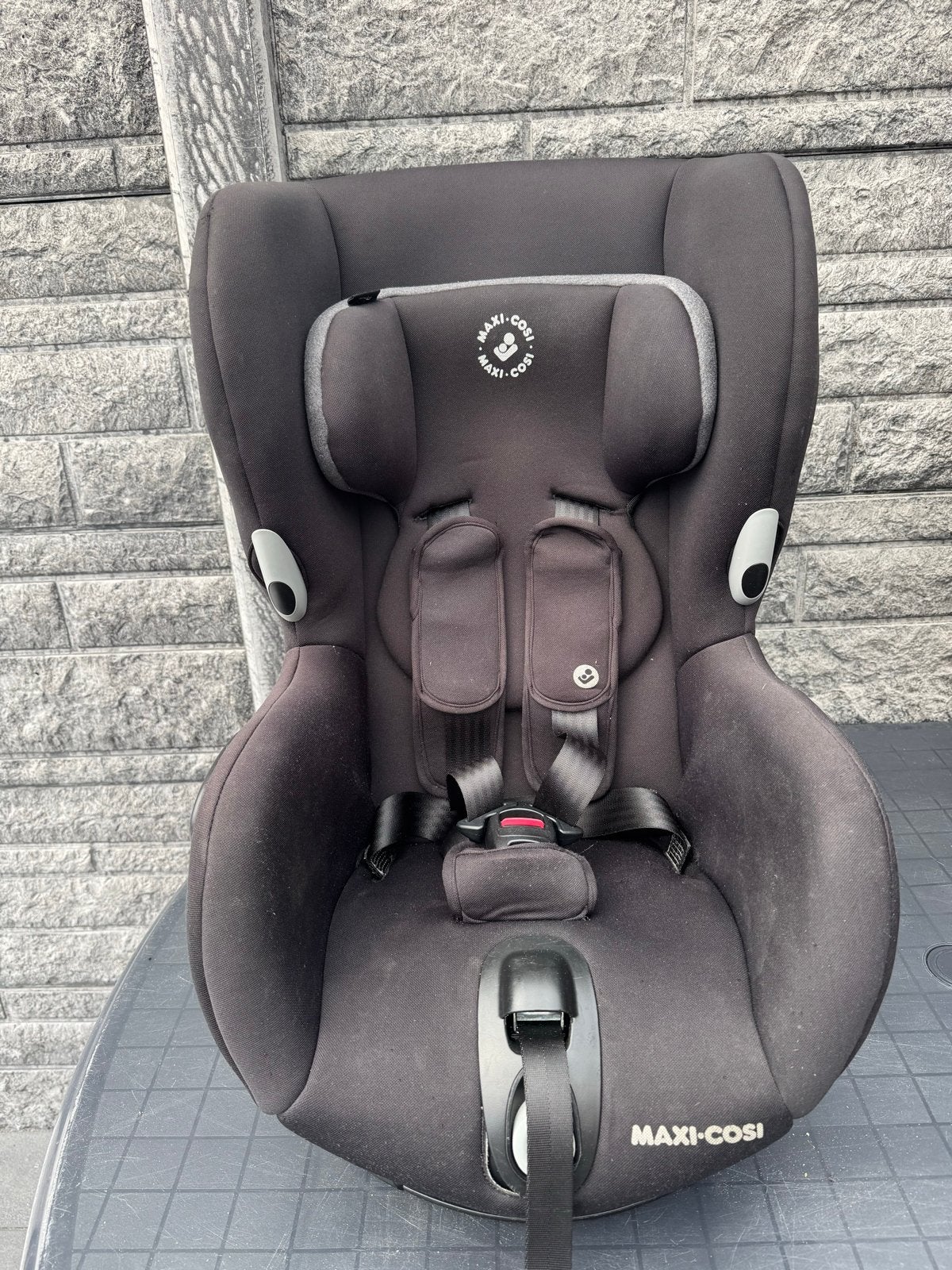 Maxi-Cosi Autostoel  - Zwart draaibaar links en rechts, Autogordel, 9 t/m 18 kg, Zo goed als nieuw, Maxi-Cosi