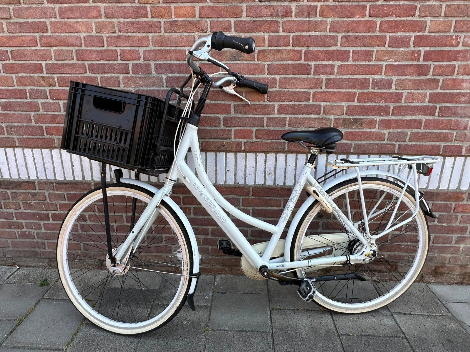 Gazelle stadsfiets met voordrager en krat, Ophalen, Terugtraprem, Versnellingen, Gazelle