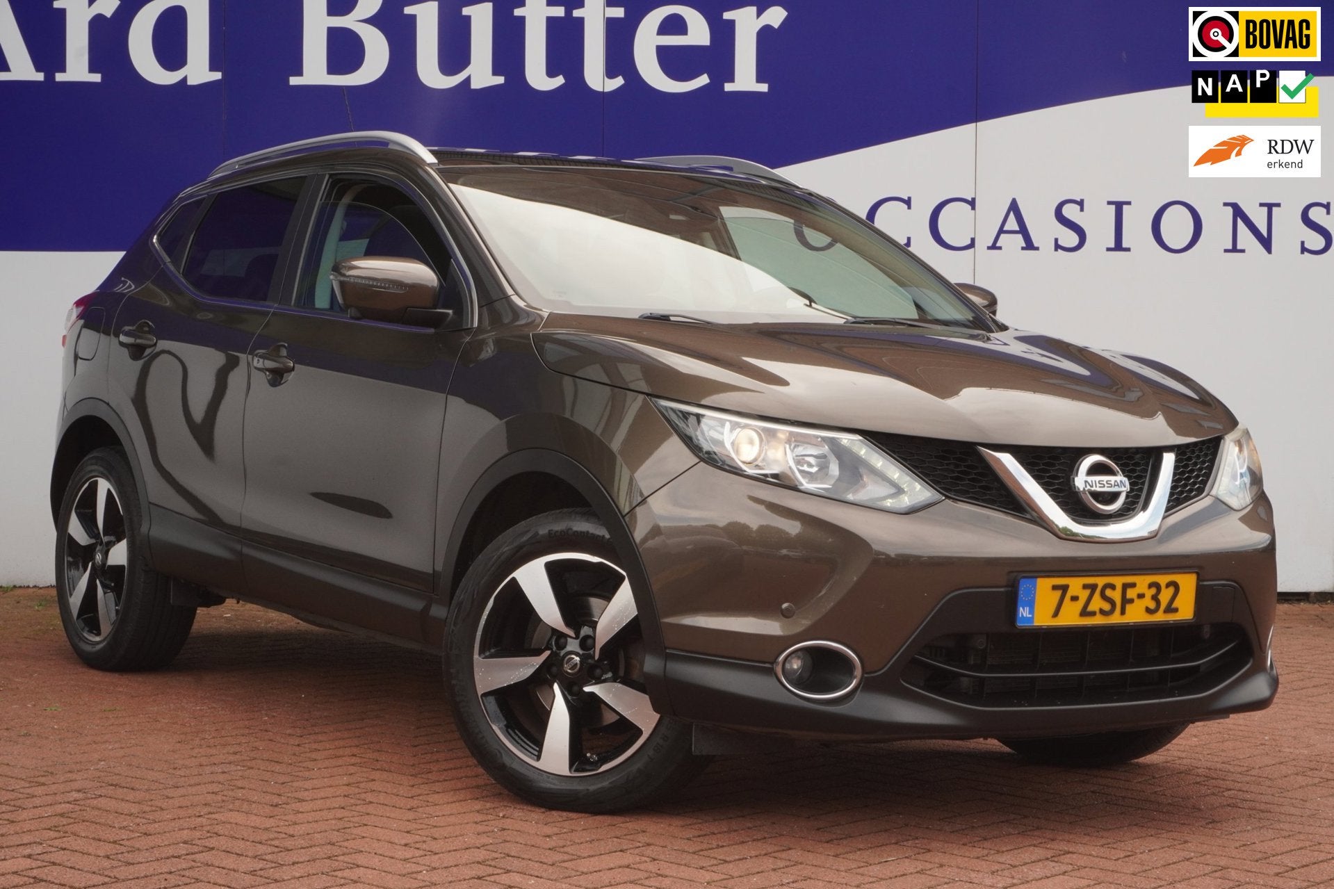 Nissan Qashqai 1.2 Connect Edition / 360"Camera / Orig-NL /, Voorwielaandrijving, Euro 5, Stof, Gebruikt