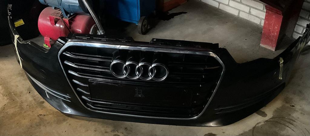Complete Origineel Voorbumper met Grill en PDC Audi A6 Sedan, Gebruikt, -, Voor, Bumper