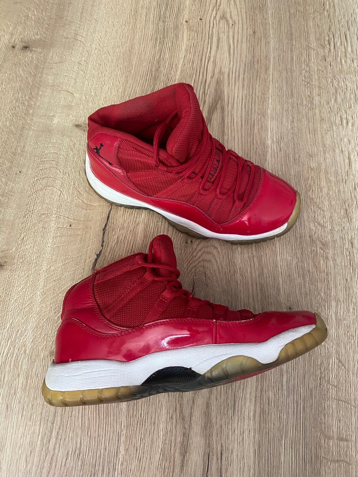 Nike Air Jordan 11 Retro Win Like ’96 Rood Maat 38, Ophalen of Verzenden, Sneakers of Gympen, Gedragen, Rood