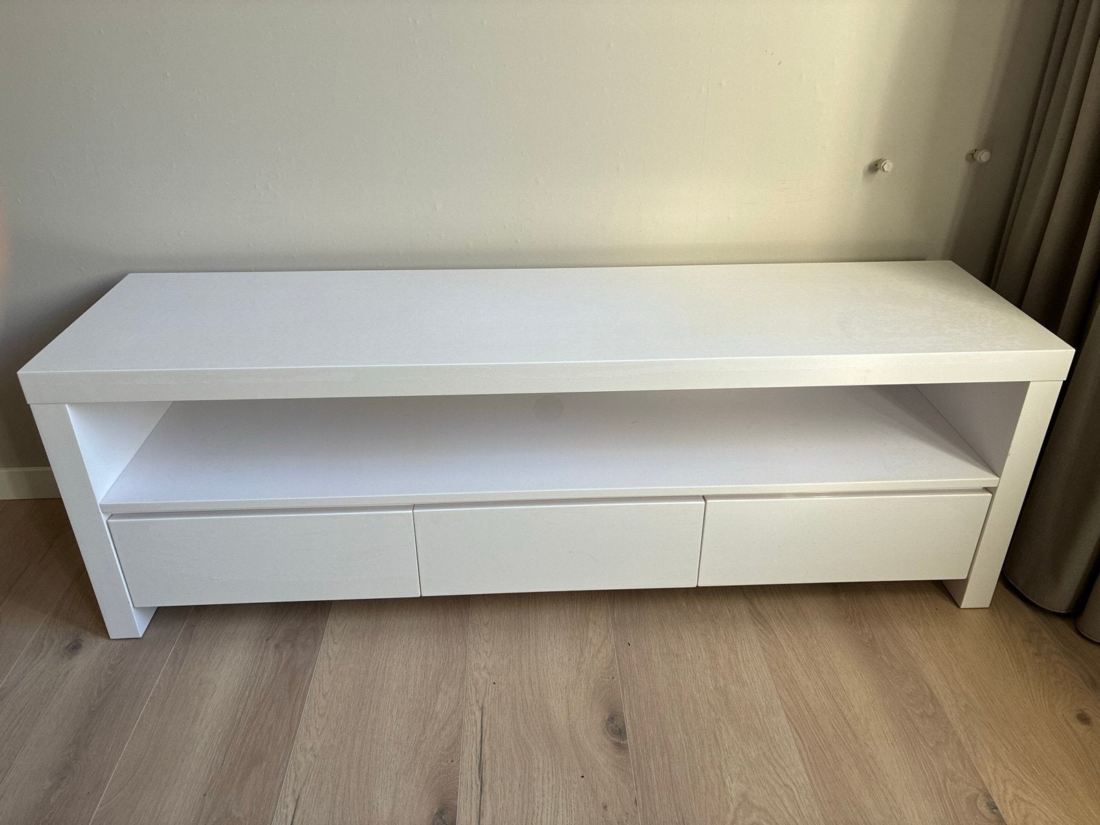 Ikea Hoogglans TV-meubel met 3 Lades, Ophalen, 100 tot 150 cm, Zo goed als nieuw, Minder dan 100 cm
