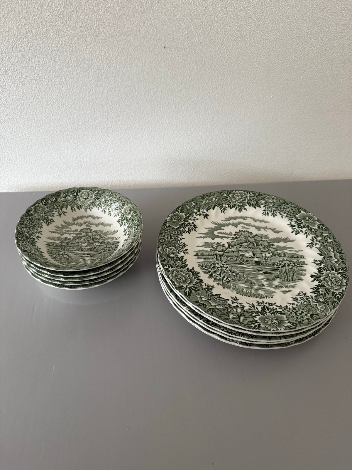 Alfred Meakin English Village servies - 6 borden, 5 kommen, Antiek en Kunst, Verzenden