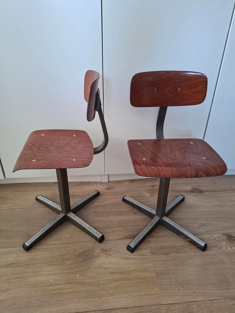 Vintage schoolstoeltjes (set van 2), Ophalen