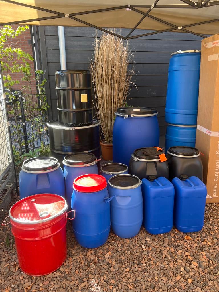 Set van tonnen en vaten moeten weg! 50 euro alles, Ophalen