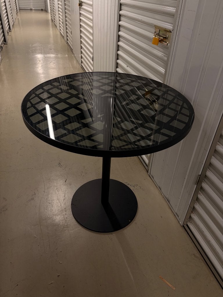 Moderne ronde glazen tafel met metalen onderstel, Ophalen, Rond, Zo goed als nieuw, Glas
