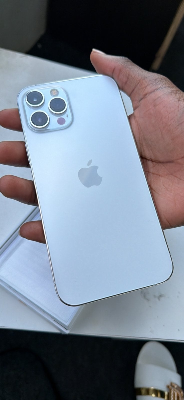 iPhone 11 pro max and 12 pro max white and dark blue, Ophalen of Verzenden, Zo goed als nieuw, Wit, 128 GB