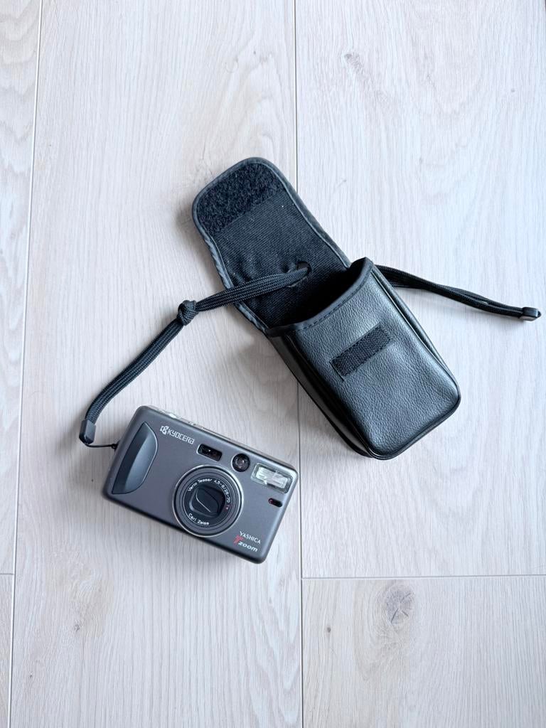 Yashica T zoom, Ophalen of Verzenden, Zo goed als nieuw, Compact, Overige Merken