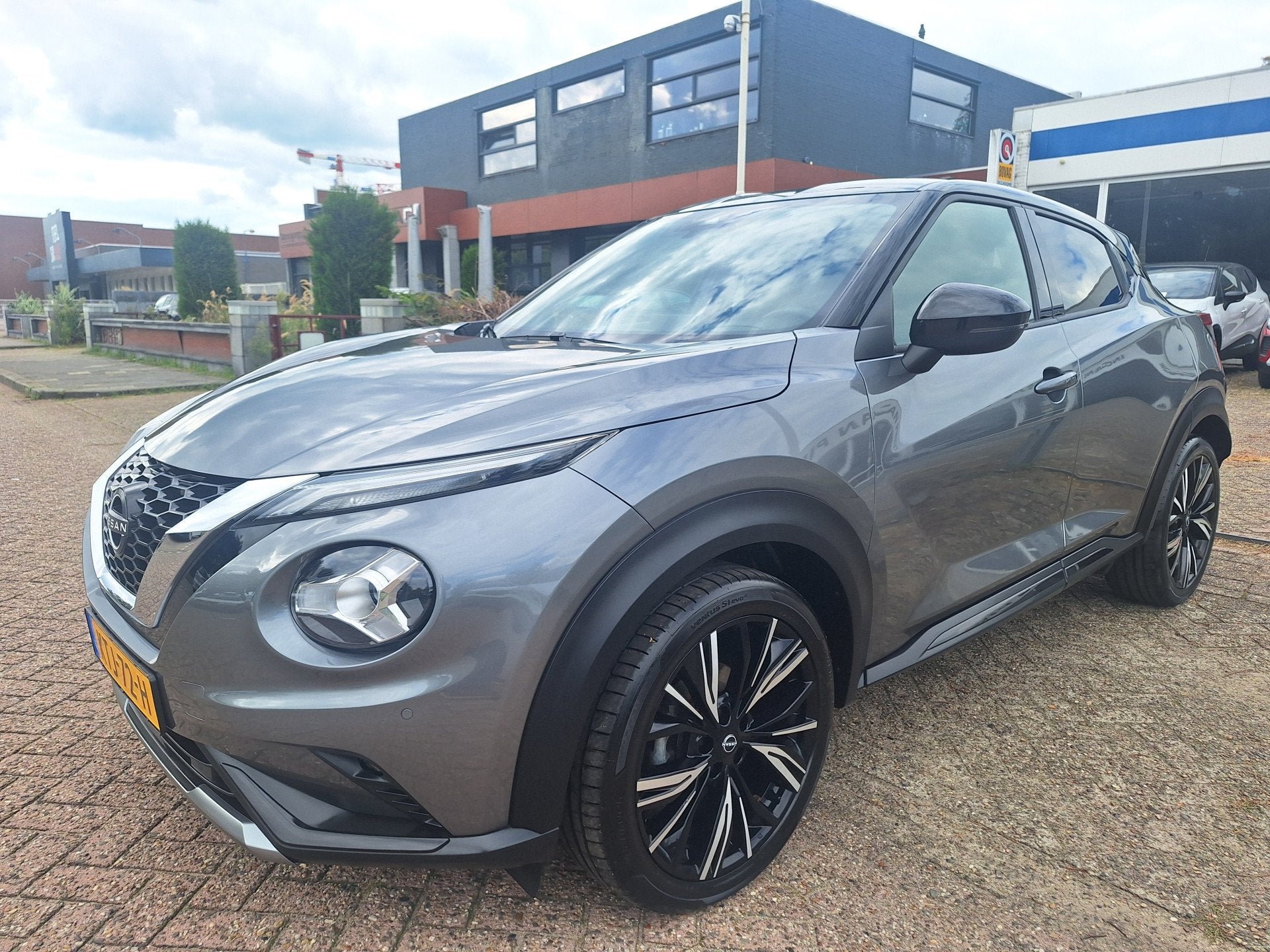 Nissan Juke 1.0 DIG-T N-Design 7x op VOORRAAD (bj 2023), Auto's, Voorwielaandrijving, 12 maanden, Stof, 116 pk