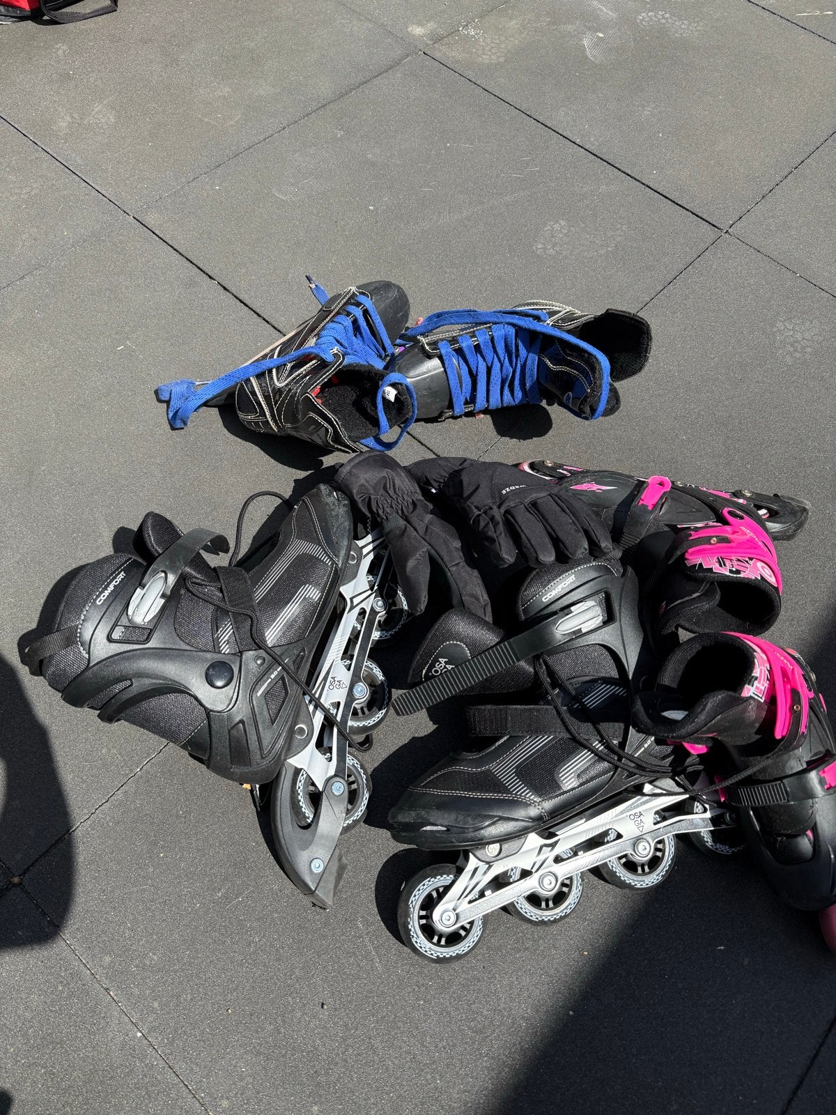Schaatsen en skeelers set (3 paar) + handschoenen, Ophalen of Verzenden, Gebruikt, IJshockeyschaatsen, Overige merken