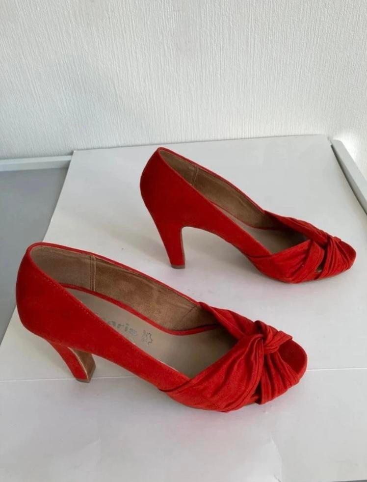 Rode leren peeptoes van Tamaris maat 40, Ophalen of Verzenden, Zo goed als nieuw, Rood