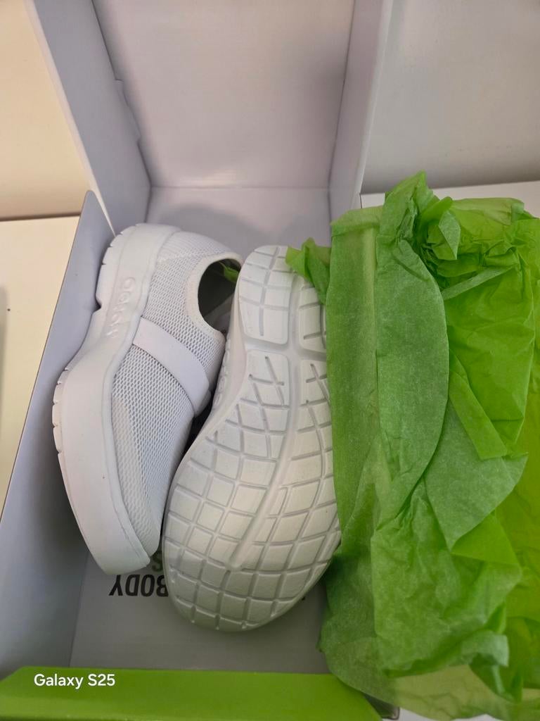 OOFOS OOmg Low schoenen wit maat 37, Kleding | Dames, Schoenen, Wit, Ophalen of Verzenden, Sneakers of Gympen, Nieuw