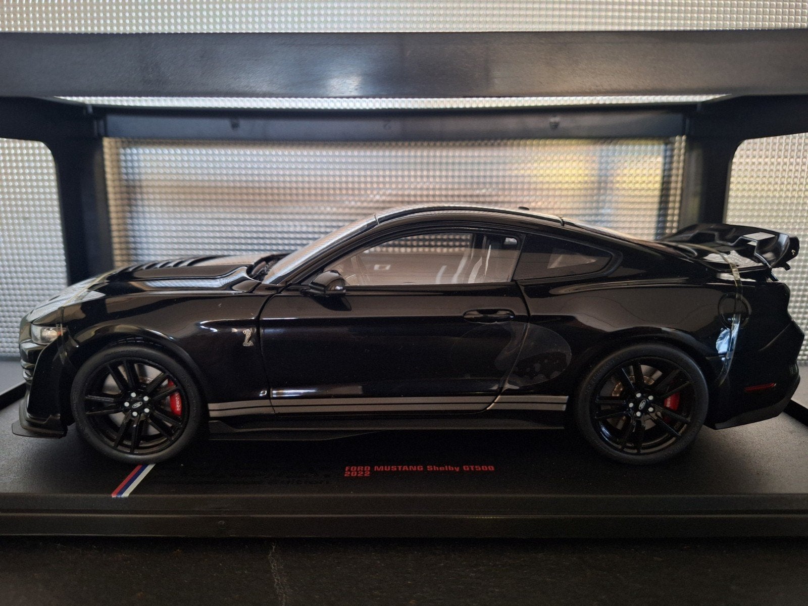 Ford Mustang Shelby GT500 2022 
(USA Edition) Schaal 1:18, Hobby en Vrije tijd, Modelauto's | 1:18, Overige merken, IXO, IXO, Nieuw